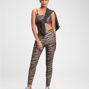 NEW Gap Gapfit Zebra High Rise Blackout Full Length Leggings